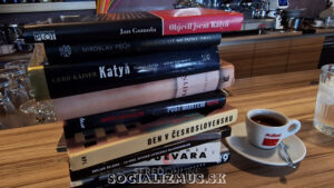 Masaker v Katyni spáchaný sovietskou tajnou službou NKVD – knihy v Múzeu totality